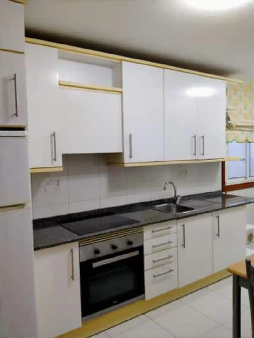 Piso de alquiler en Perillo Cocina de Piso de alquiler en Oleiros con Calefacción y Amueblado