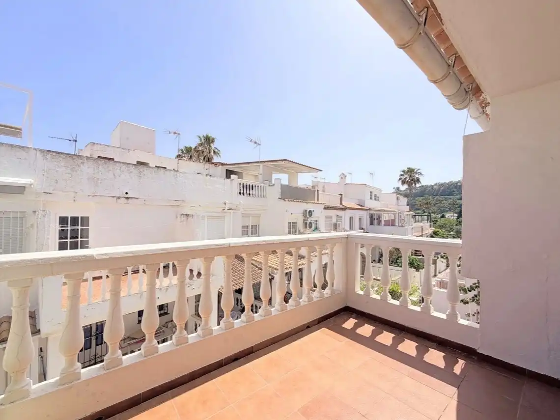 Wohnung zum Verkauf in Urbanización Playa Paraíso, 131, Chullera Terrasse von Wohnung zum Verkauf in Manilva mit Privatgarten, Terrasse und Schwimmbad