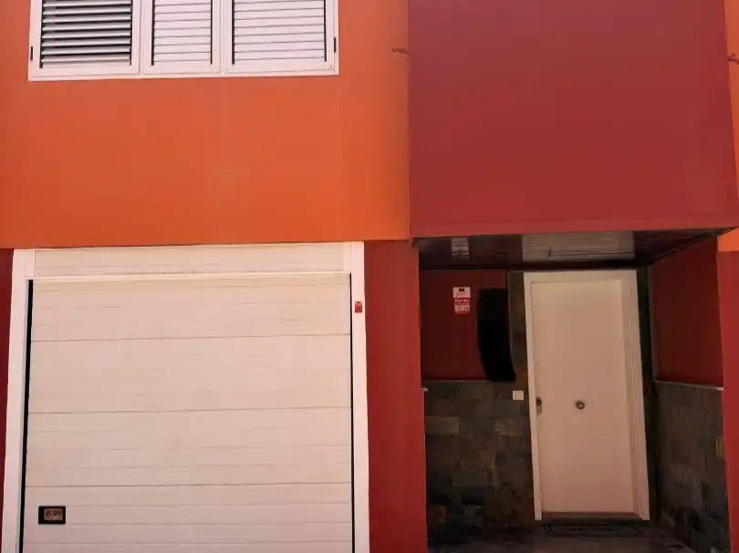 Vista exterior de Dúplex en venta en Santa Lucía de Tirajana con Aire acondicionado, Jardín privado y Terraza