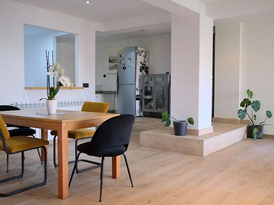 Piso en venta en Calle Valdenoja, 27, Valdenoja Comedor de Piso en venta en Santander con Terraza y Parking comunitario