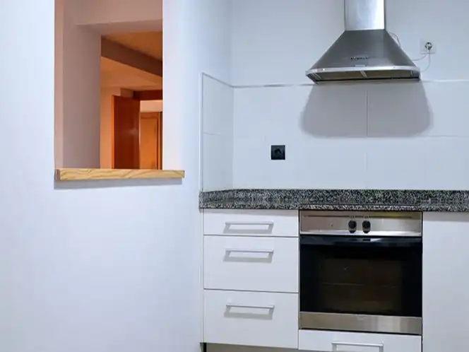 Piso en venta en Calle Valdenoja, 27, Valdenoja Cocina de Piso en venta en Santander con Terraza y Parking comunitario