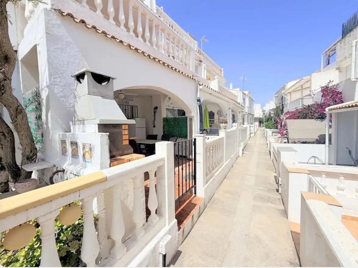 Wohnung zum Verkauf in Urbanización Playa Paraíso, 131, Chullera Außenansicht von Wohnung zum Verkauf in Manilva mit Privatgarten, Terrasse und Schwimmbad