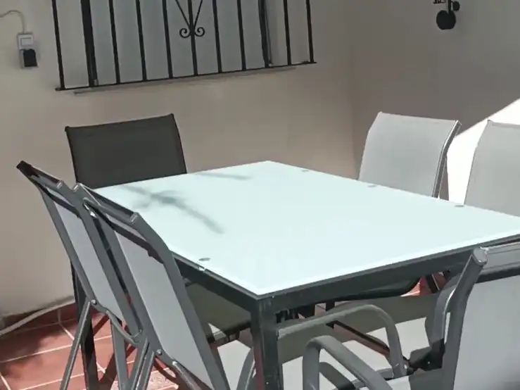 Wohnung zum Verkauf in Urbanización Playa Paraíso, 131, Chullera Terrasse von Wohnung zum Verkauf in Manilva mit Privatgarten, Terrasse und Schwimmbad