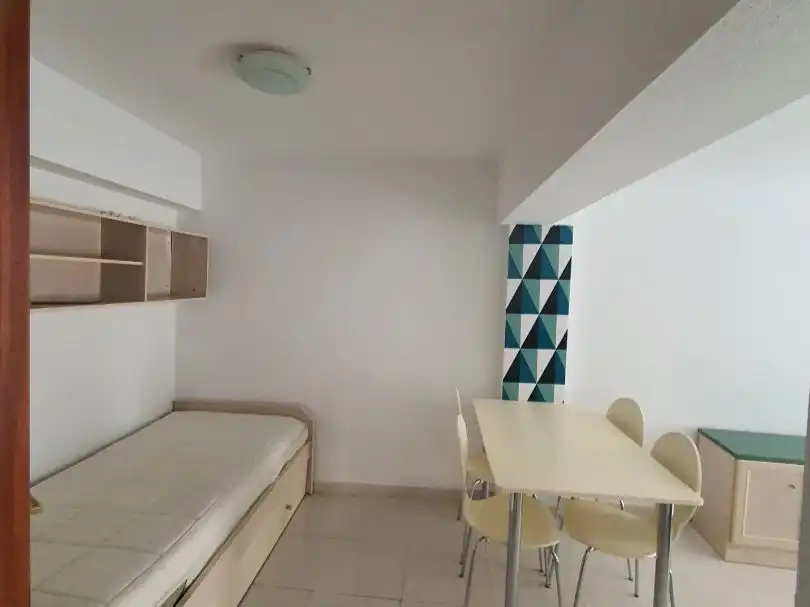Habitación de Estudio de alquiler en  Logroño con Calefacción y Amueblado
