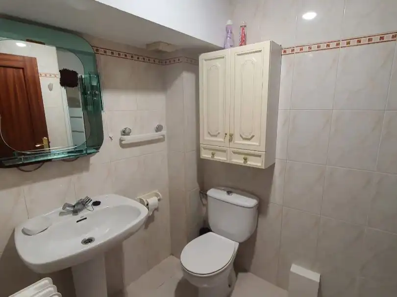 Baño de Estudio de alquiler en  Logroño con Calefacción y Amueblado