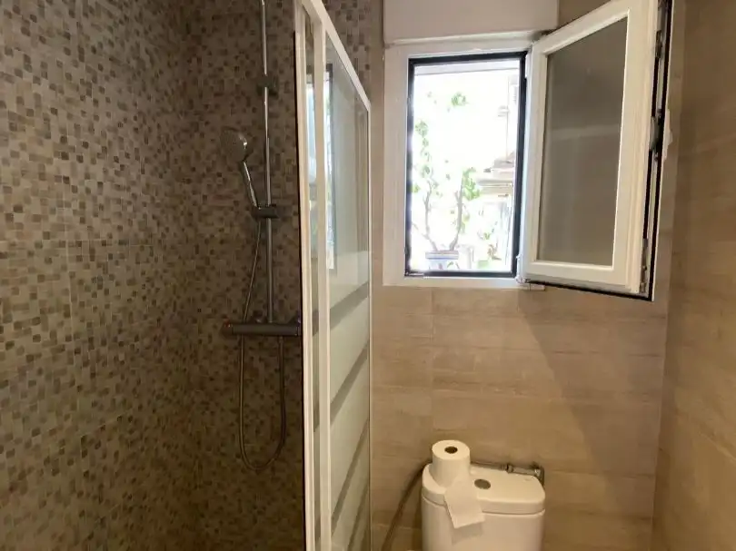 Bathroom of Flat for rent in Madrid  with Air Conditioner, Heating and Terrace