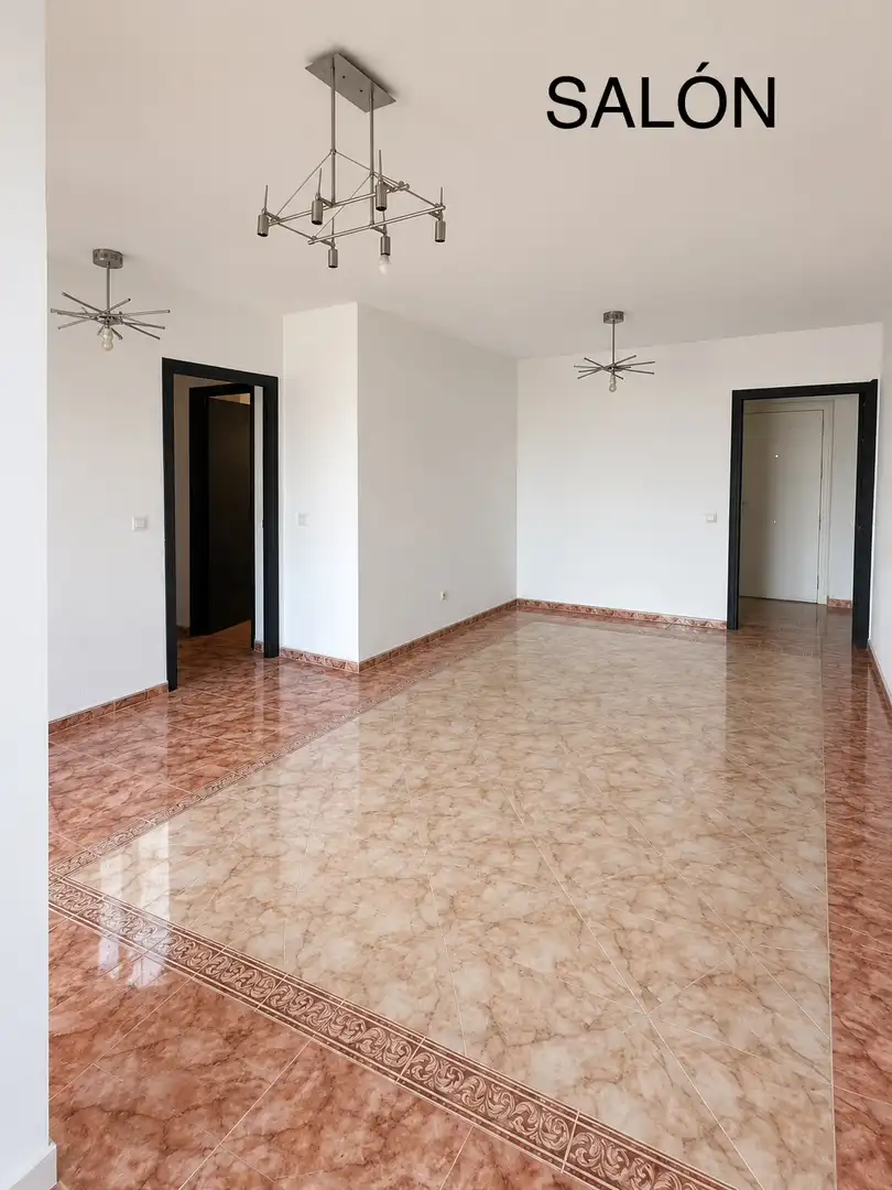 Wohnung zum Verkauf in Avenida Madre Paula Montalt, S/n, Montequinto Wohnung zum Verkauf in Montequinto mit Terrasse und Schwimmbad