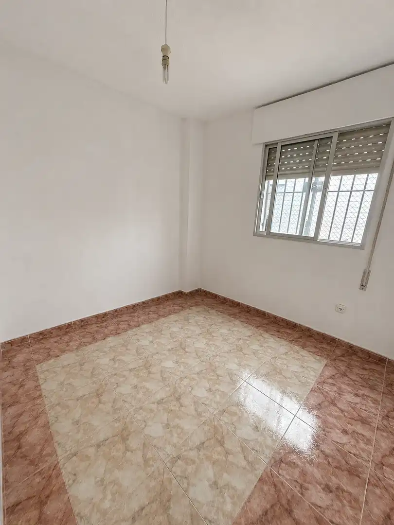 Wohnung zum Verkauf in Avenida Madre Paula Montalt, S/n, Montequinto Schlafzimmer von Wohnung zum Verkauf in Montequinto mit Terrasse und Schwimmbad