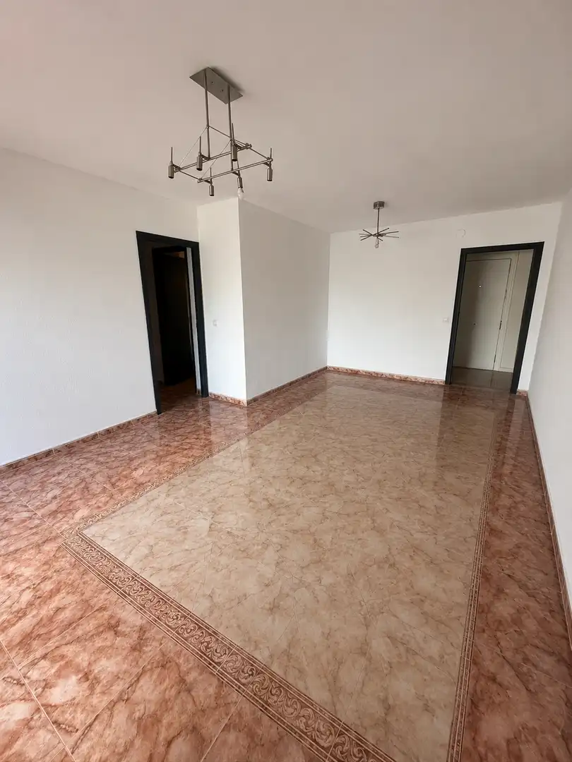 Wohnung zum Verkauf in Avenida Madre Paula Montalt, S/n, Montequinto Wohnung zum Verkauf in Montequinto mit Terrasse und Schwimmbad