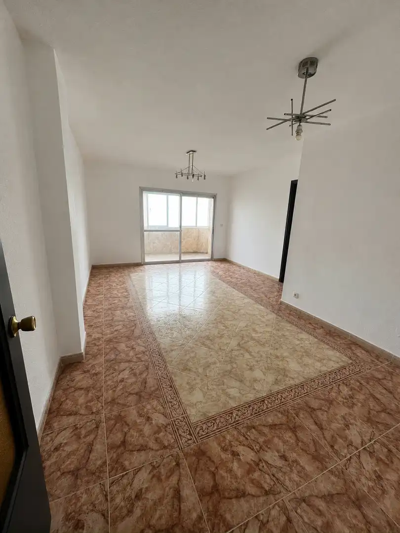 Wohnung zum Verkauf in Avenida Madre Paula Montalt, S/n, Montequinto Wohnzimmer von Wohnung zum Verkauf in Montequinto mit Terrasse und Schwimmbad