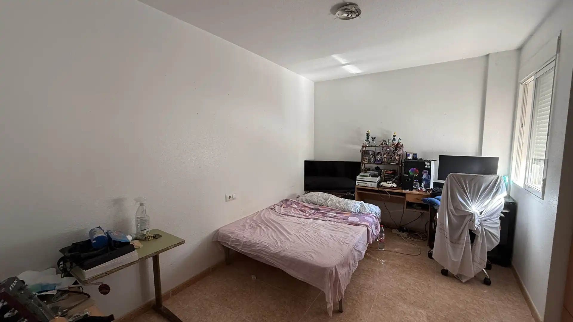 Wohnung zum Verkauf in Calle Blasco Ibáñez, 33, Las Majadas - Las Molinetas - Labradorcico Schlafzimmer von Wohnung zum Verkauf in Águilas mit Balkon