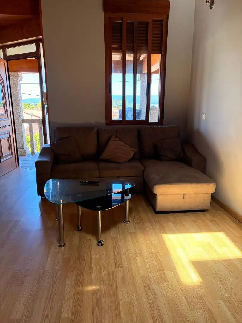 Casa o chalet de alquiler en Rúa Fonte de Galufa, 10, Cornazo Sala de estar de Casa o chalet de alquiler en Vilagarcía de Arousa con Calefacción, Parquet y Terraza