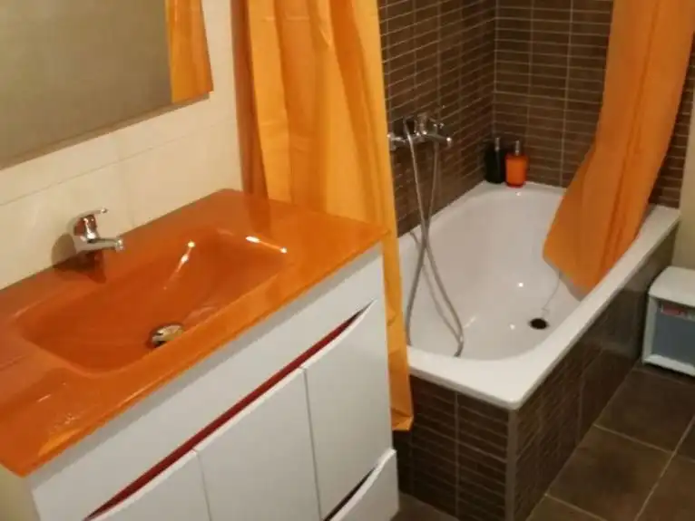 Flat for rent in Calle Ancha de Capuchinos, 10, San Ildefonso Bathroom of Flat for rent in Granada Capital with Balcony