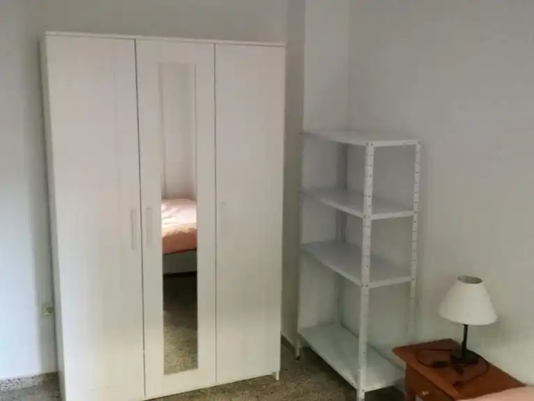 Flat for rent in Calle Ancha de Capuchinos, 10, San Ildefonso Bedroom of Flat for rent in Granada Capital with Balcony