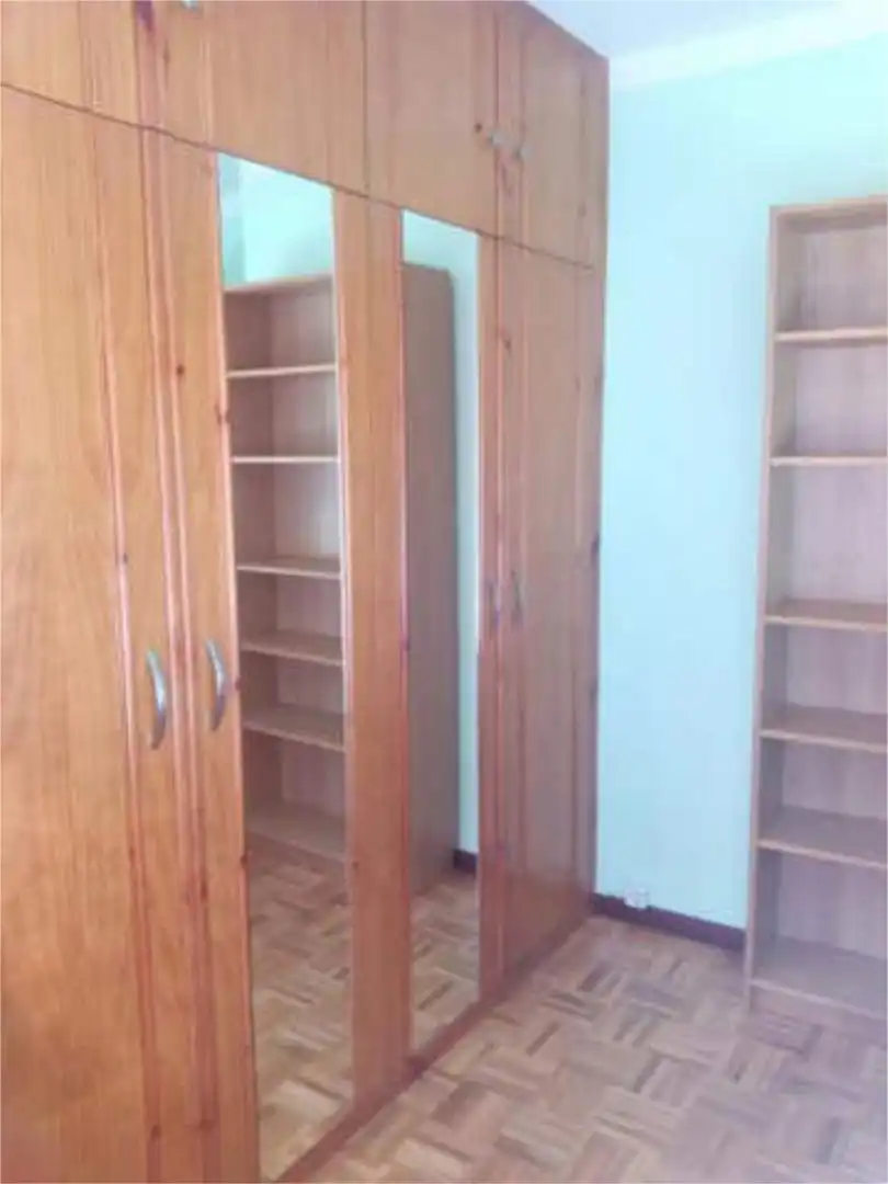 Schlafzimmer von Wohnung zur Miete in Valverde de la Virgen mit Heizung und Möbliert