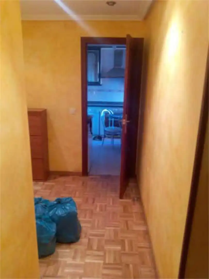 Schlafzimmer von Wohnung zur Miete in Valverde de la Virgen mit Heizung und Möbliert