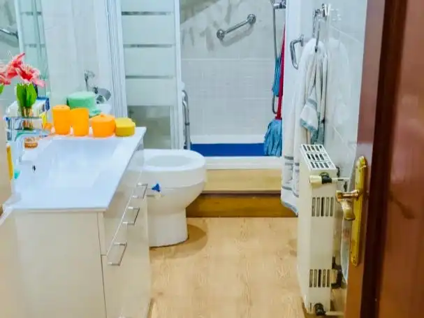 Piso en venta en Calle de Gutierre de Cetina, 20, Pueblo Nuevo Baño de Piso en venta en Madrid con Calefacción, Parquet y Amueblado