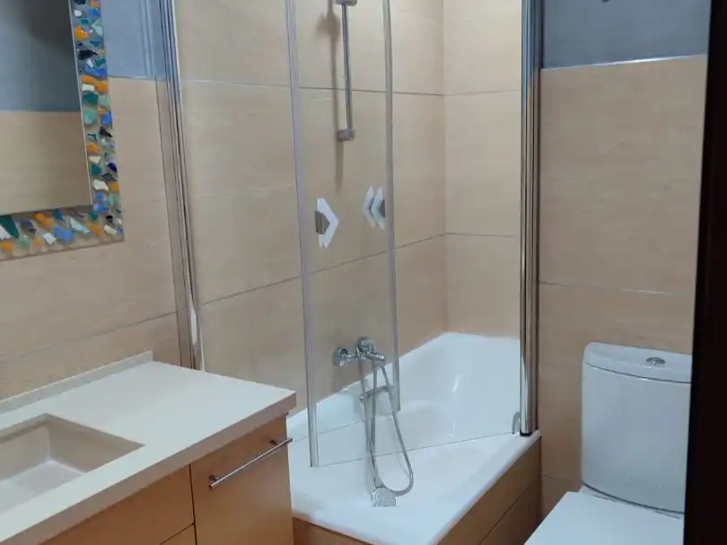 Bathroom of Flat for rent in A Coruña Capital 