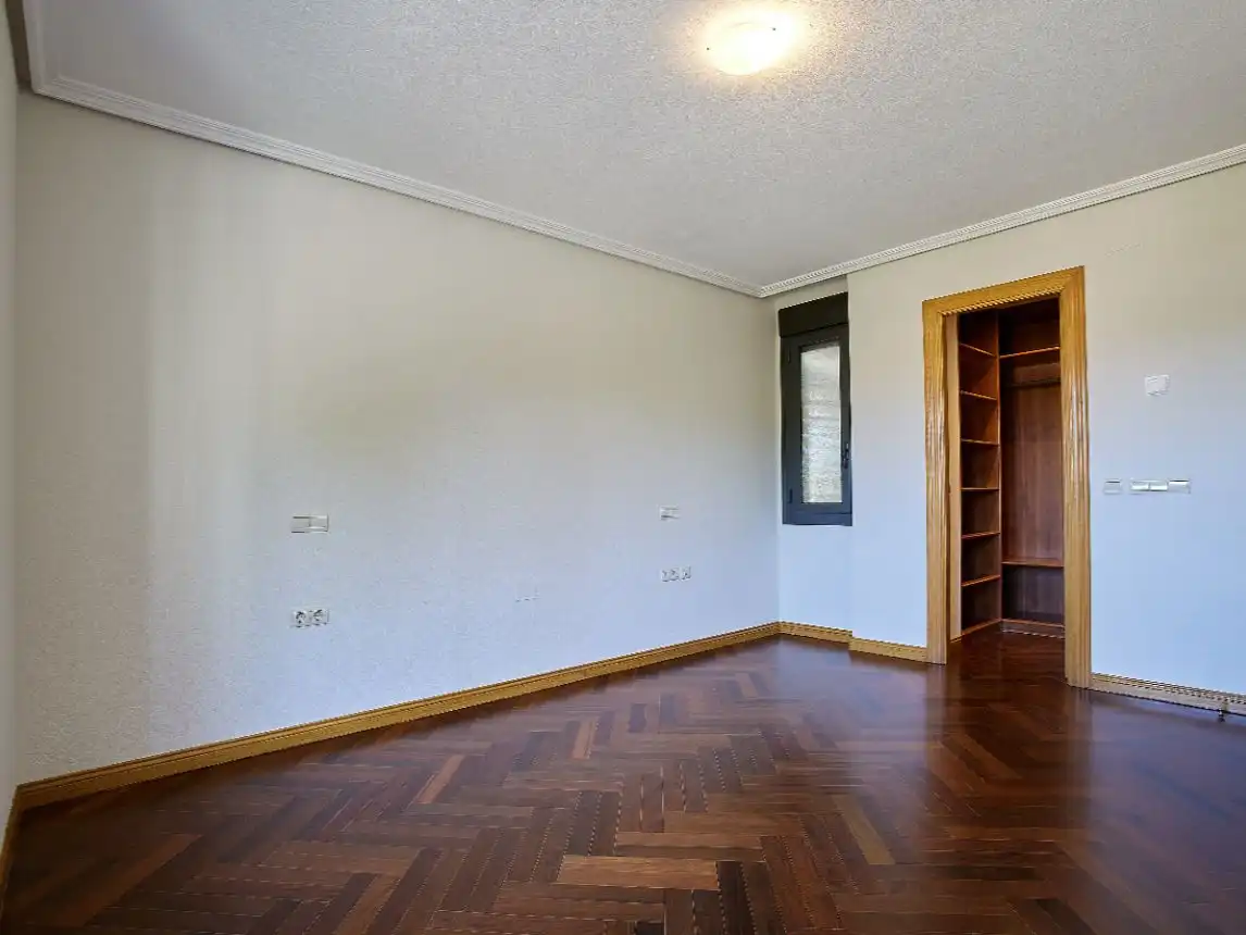 Piso de alquiler en Calle Trilla, 15, Huerta del Rey Habitación de Piso de alquiler en Valladolid con Calefacción, Parquet y Trastero