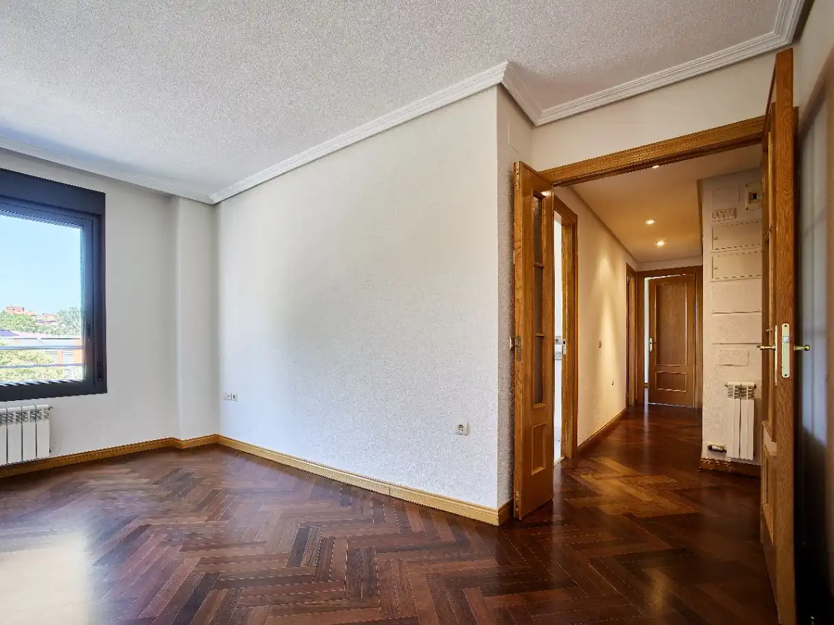Piso de alquiler en Calle Trilla, 15, Huerta del Rey Piso de alquiler en Valladolid con Calefacción, Parquet y Trastero