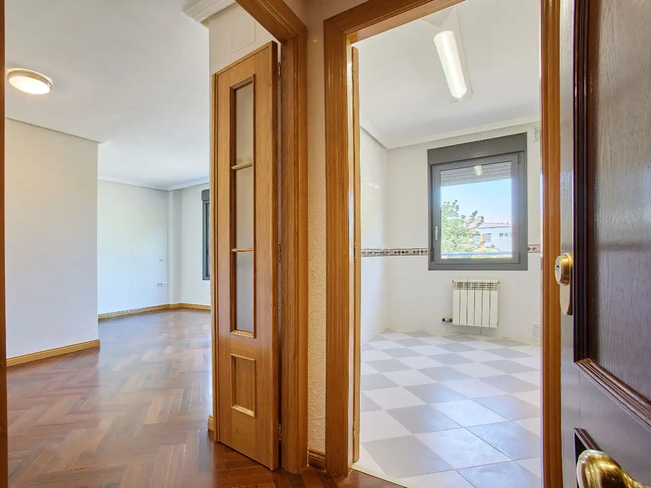 Piso de alquiler en Calle Trilla, 15, Huerta del Rey Piso de alquiler en Valladolid con Calefacción, Parquet y Trastero