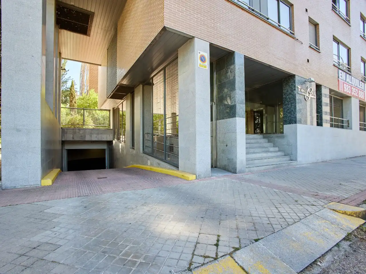 Piso de alquiler en Calle Trilla, 15, Huerta del Rey Vista exterior de Piso de alquiler en Valladolid con Calefacción, Parquet y Trastero