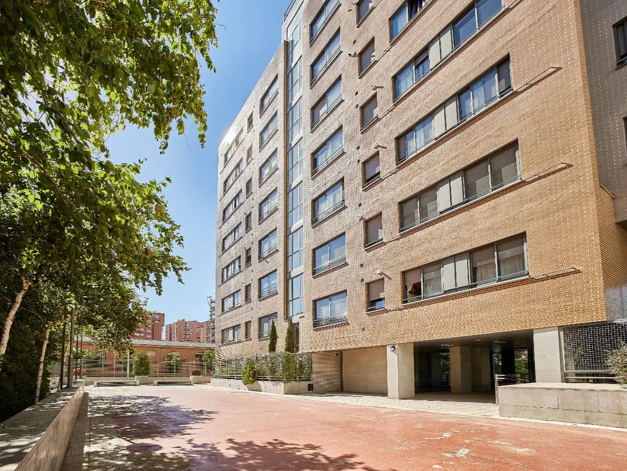 Piso de alquiler en Calle Trilla, 15, Huerta del Rey Vista exterior de Piso de alquiler en Valladolid con Calefacción, Parquet y Trastero