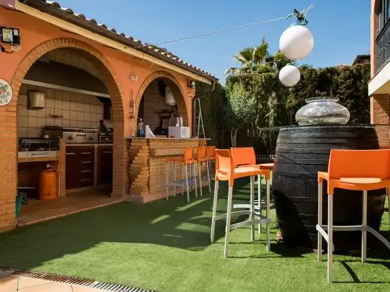 Piso en venta en Calle la Yedra, 1, Baeza Terraza de Piso en venta en Baeza con Aire acondicionado, Calefacción y Jardín privado