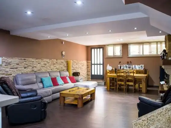 Piso en venta en Calle la Yedra, 1, Baeza Piso en venta en Baeza con Aire acondicionado, Calefacción y Jardín privado