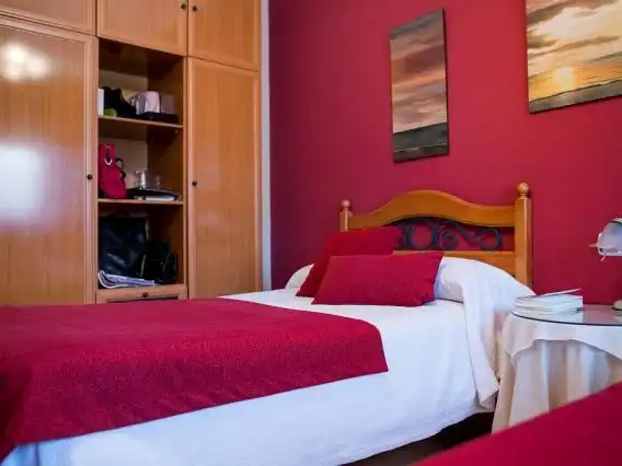 Piso en venta en Calle la Yedra, 1, Baeza Habitación de Piso en venta en Baeza con Aire acondicionado, Calefacción y Jardín privado