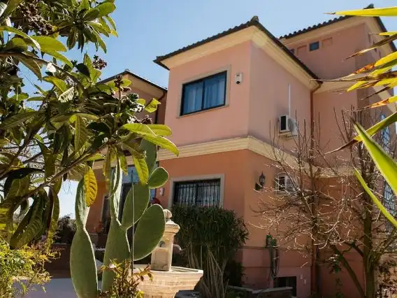 Piso en venta en Calle la Yedra, 1, Baeza Vista exterior de Piso en venta en Baeza con Aire acondicionado, Calefacción y Jardín privado