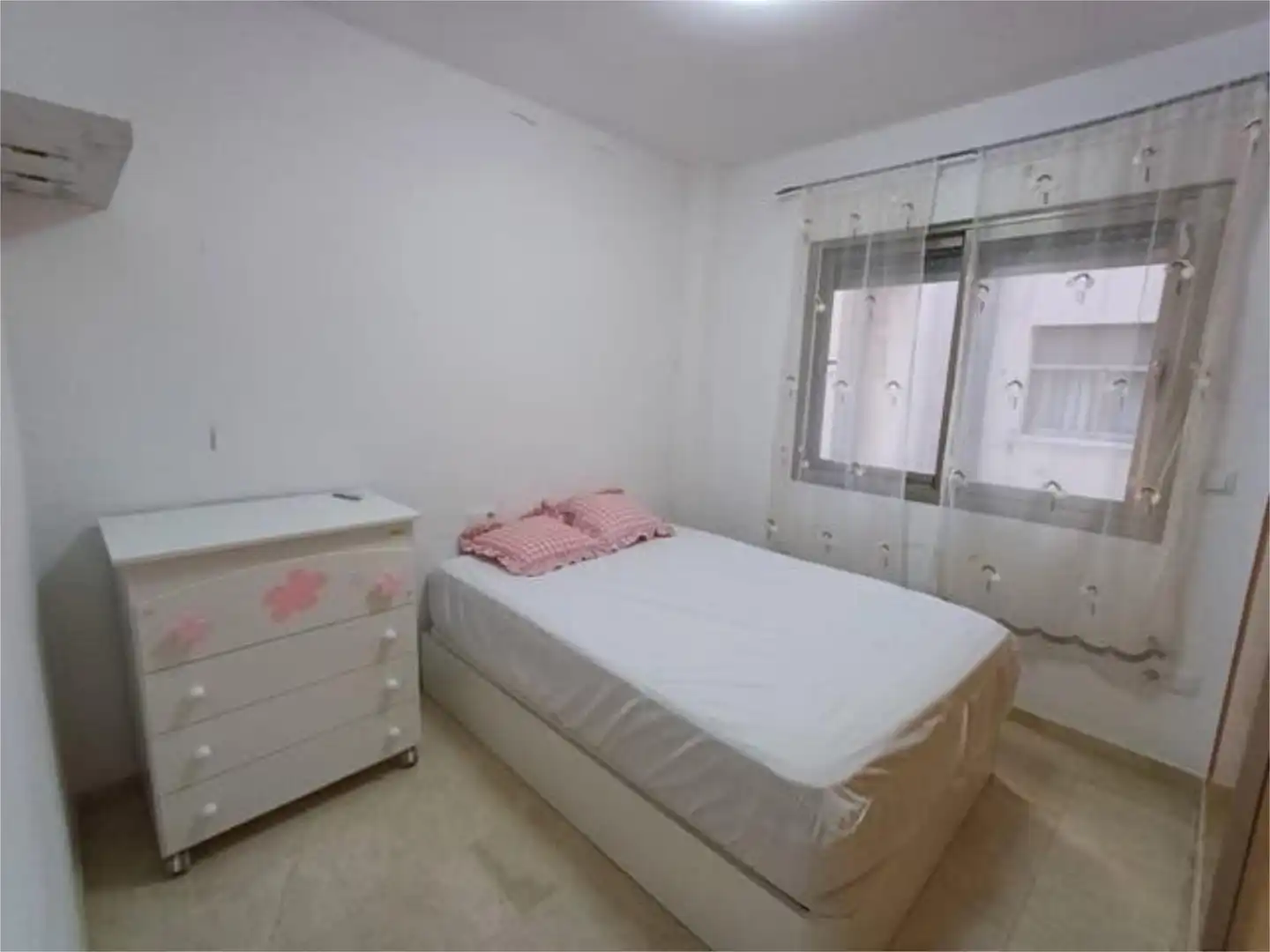 Piso de alquiler en Oliva pueblo Habitación de Piso de alquiler en Oliva con Terraza y Amueblado