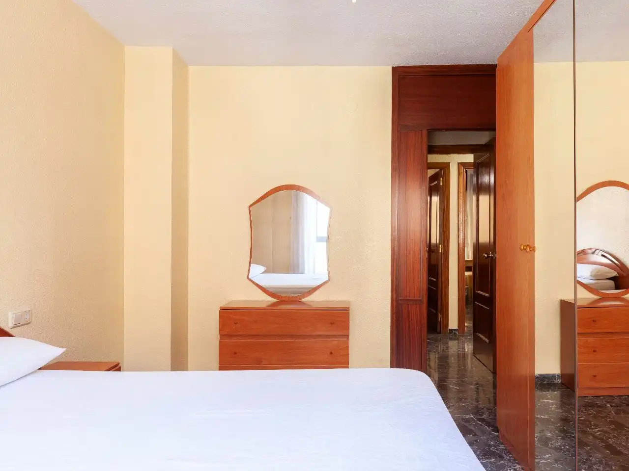 Room in Plaza Parque Del Generalife, 3, Nueva Andalucía