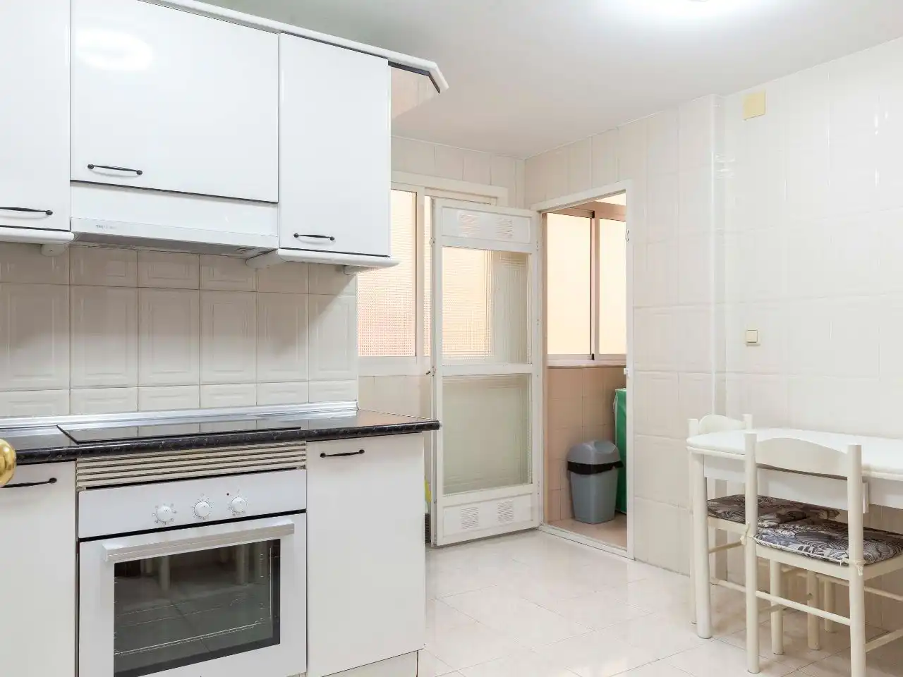 Room in Plaza Parque Del Generalife, 3, Nueva Andalucía