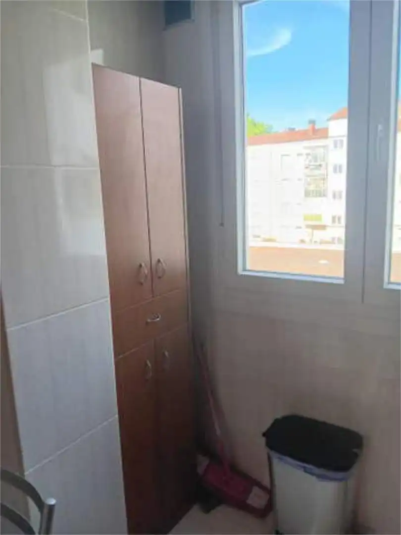 Piso de alquiler en El Pilar Habitación de Piso de alquiler en Vitoria - Gasteiz con Calefacción, Trastero y Amueblado
