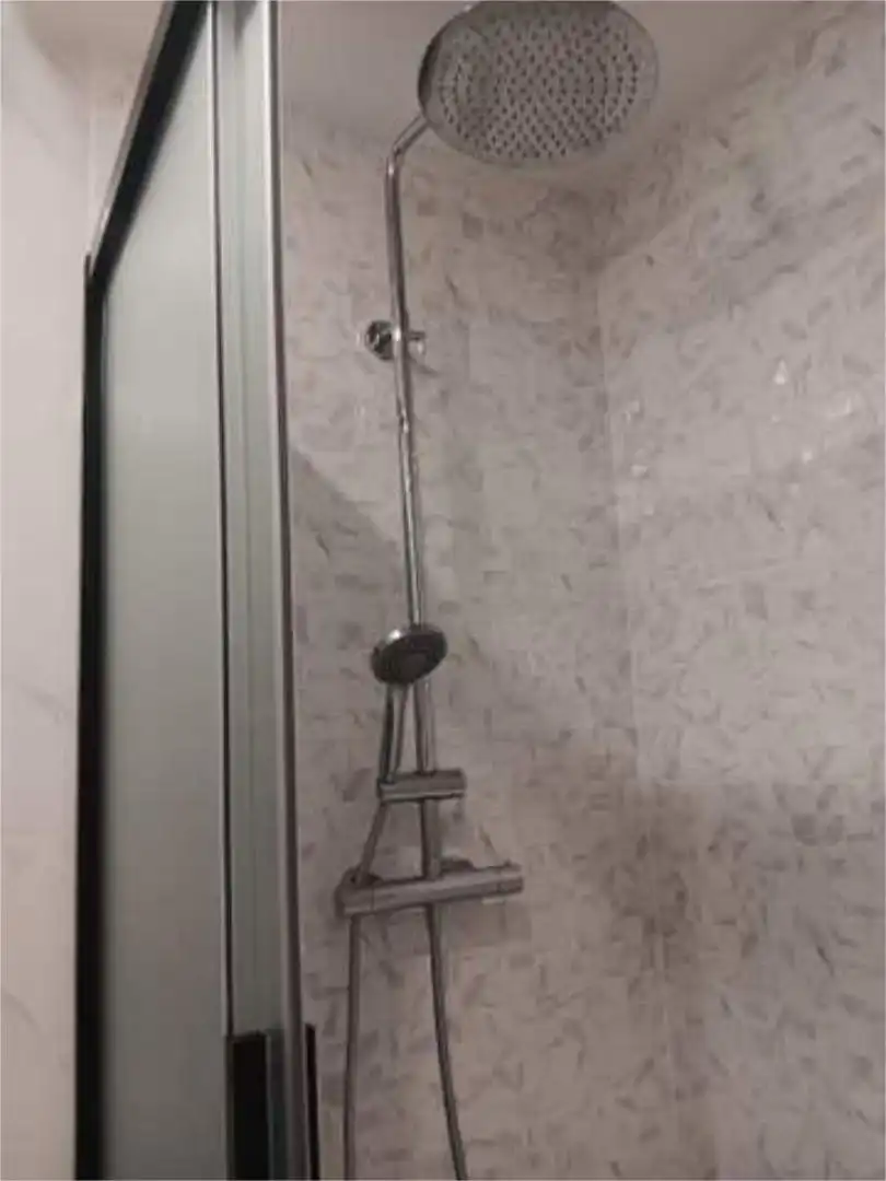 Piso de alquiler en El Pilar Baño de Piso de alquiler en Vitoria - Gasteiz con Calefacción, Trastero y Amueblado
