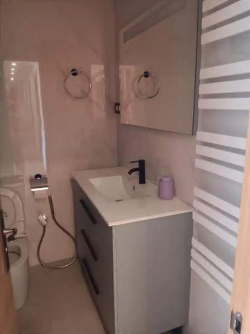 Piso de alquiler en El Pilar Baño de Piso de alquiler en Vitoria - Gasteiz con Calefacción, Trastero y Amueblado