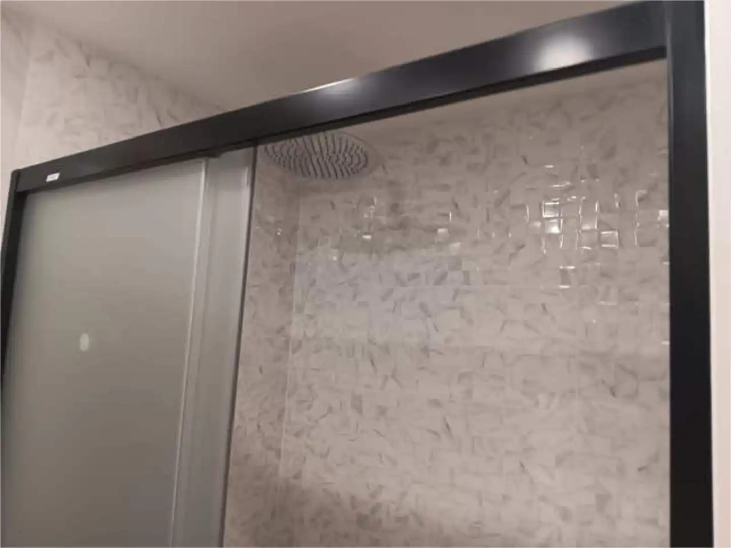 Piso de alquiler en El Pilar Baño de Piso de alquiler en Vitoria - Gasteiz con Calefacción, Trastero y Amueblado