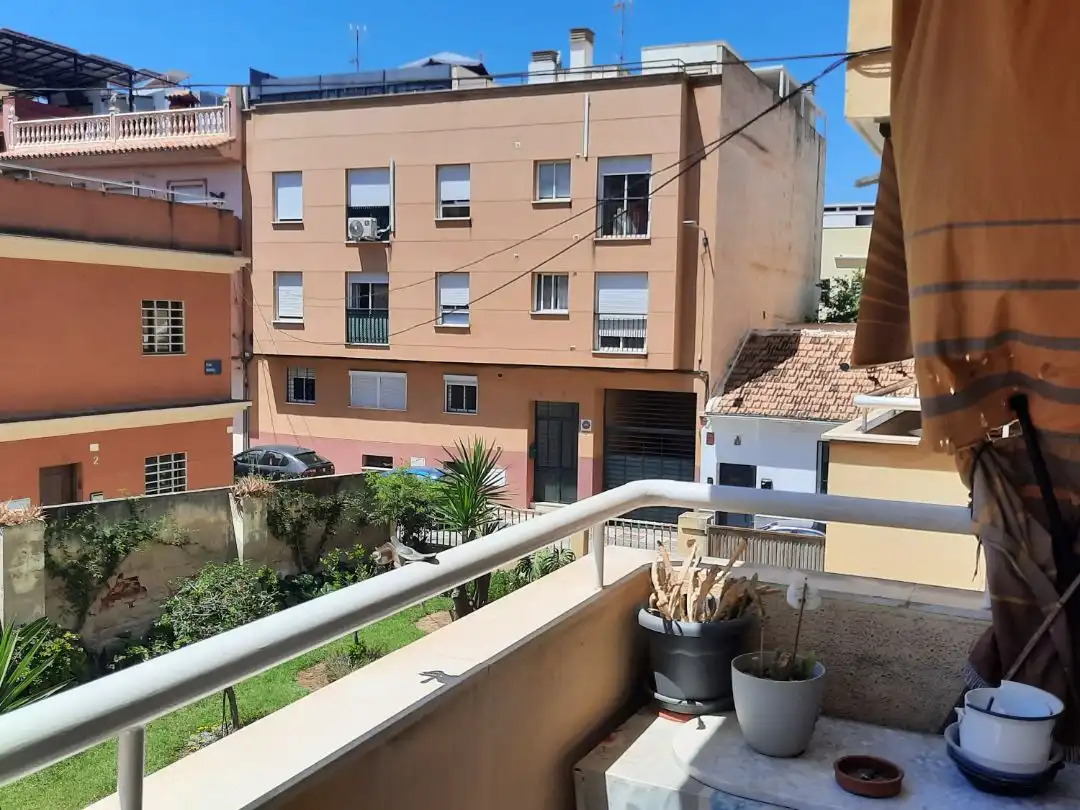 Pis en venda a Calle José Tallaví, 8, Barrio de Ciudad Jardín Vista exterior de Pis en venda en Málaga amb Calefacció, Jardí privat i Terrassa
