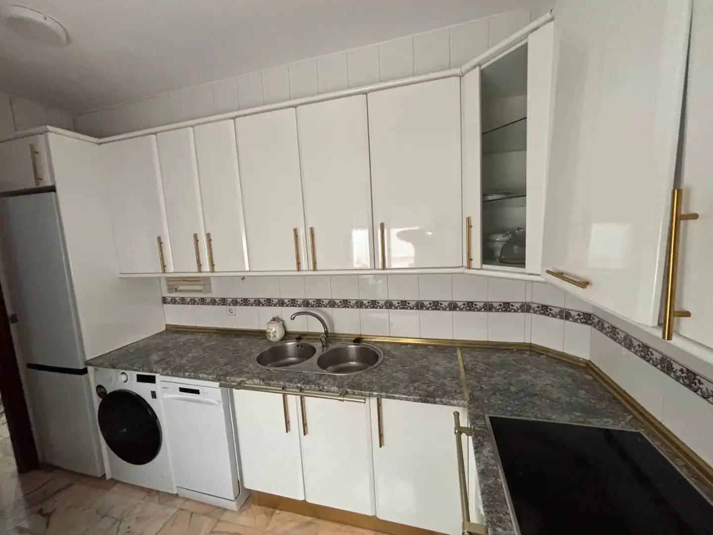 Piso de alquiler en Calle Alfaqueque, 20, San Vicente Cocina de Piso de alquiler en Sevilla con Aire acondicionado y Calefacción