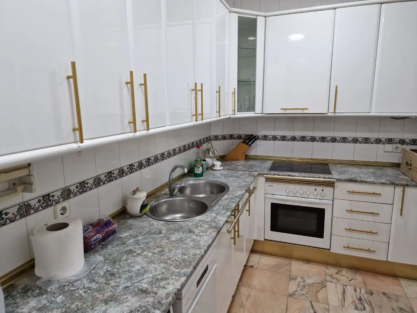 Piso de alquiler en Calle Alfaqueque, 20, San Vicente Cocina de Piso de alquiler en Sevilla con Aire acondicionado y Calefacción