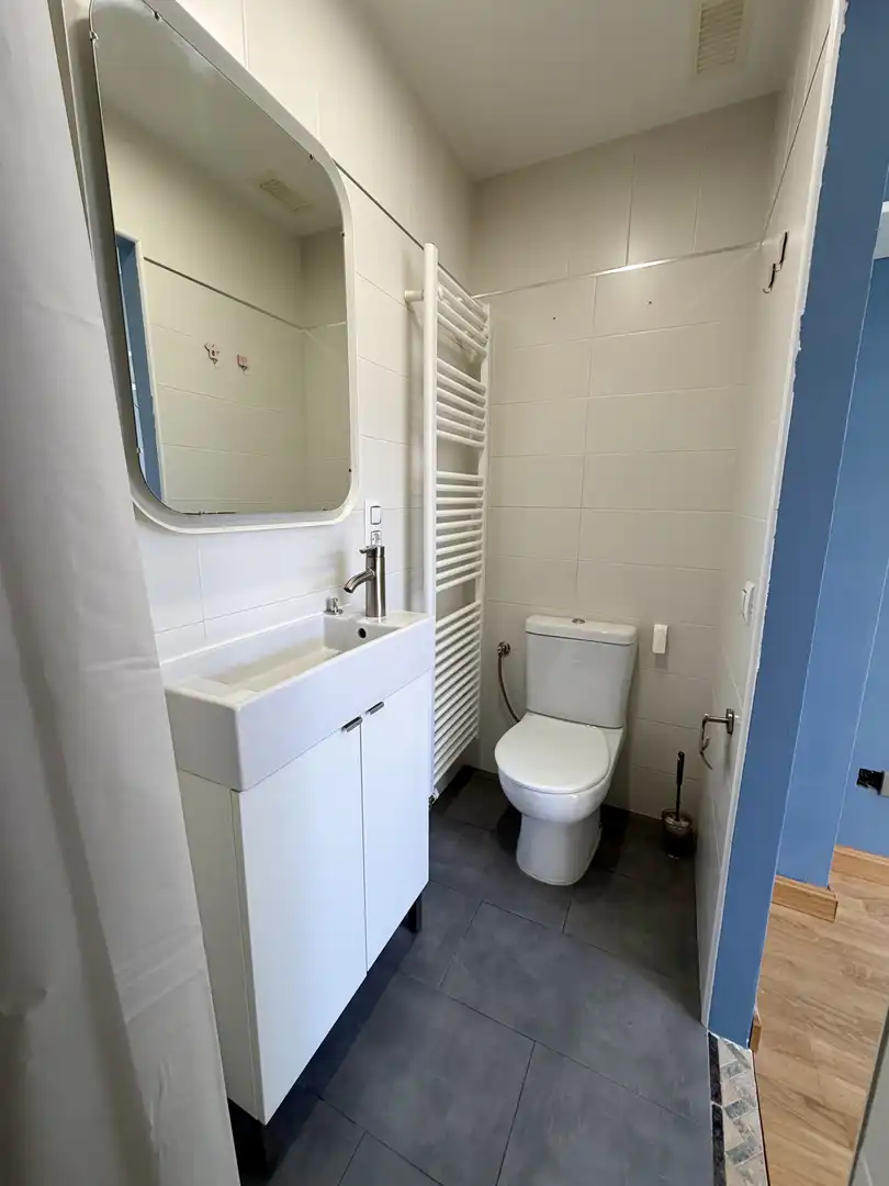 Piso de alquiler en Avenida Madrid, 23, Valverde de la Virgen Baño de Piso de alquiler en Valverde de la Virgen con Aire acondicionado, Calefacción y Terraza