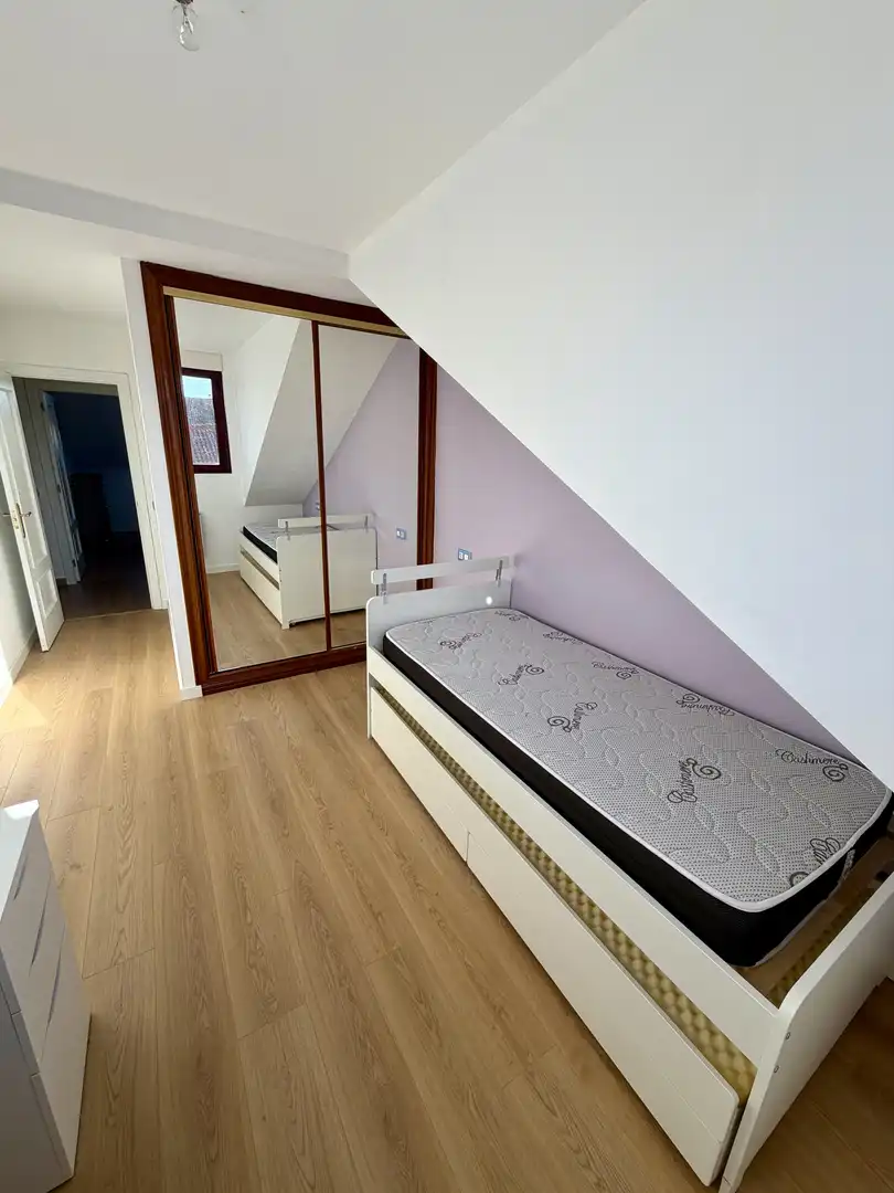 Piso de alquiler en Avenida Madrid, 23, Valverde de la Virgen Habitación de Piso de alquiler en Valverde de la Virgen con Aire acondicionado, Calefacción y Terraza