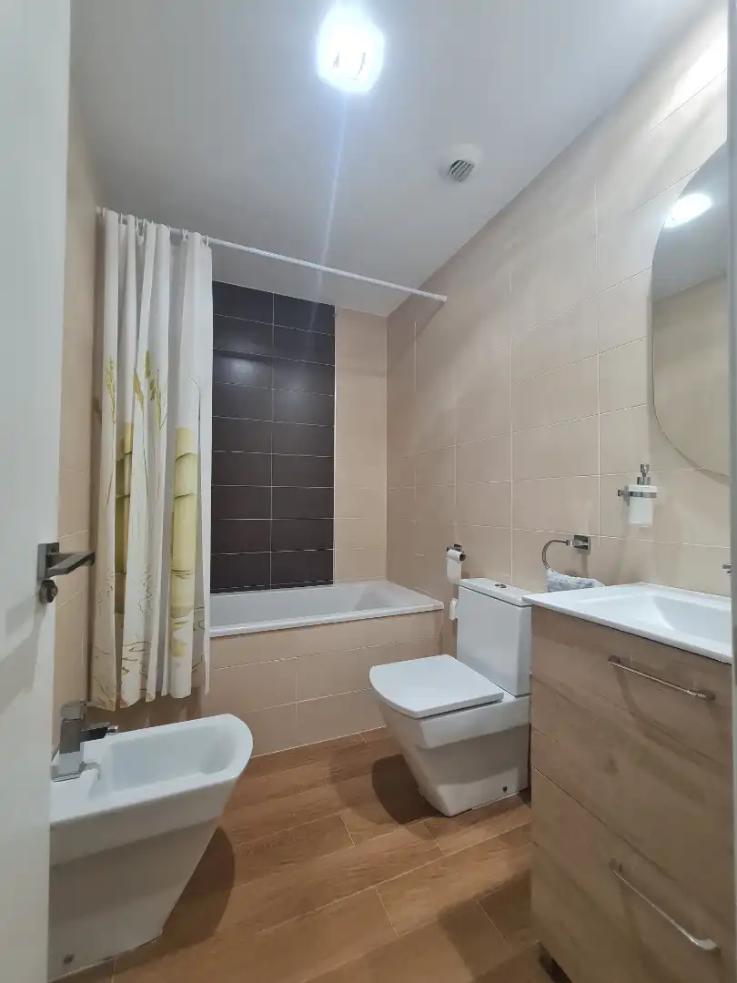 Einfamilien-Reihenhaus zum Verkauf in Calle General Serrano, 3, Centro Badezimmer von Einfamilien-Reihenhaus zum Verkauf in San Fernando mit Klimaanlage, Heizung und Terrasse