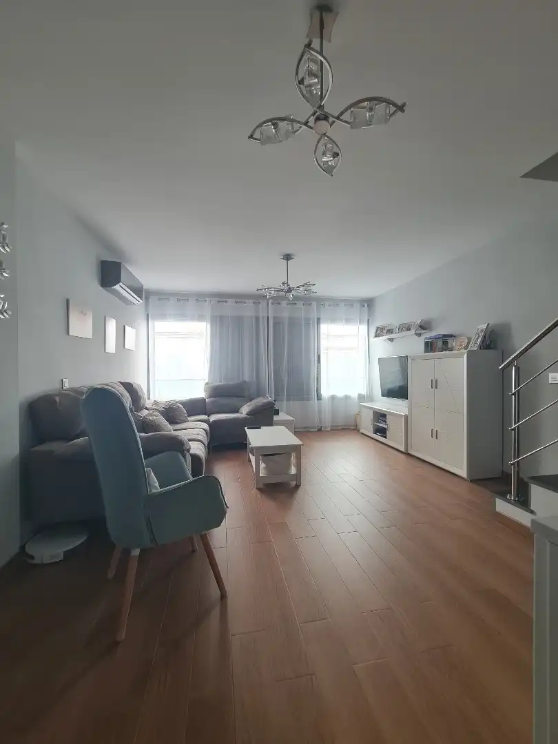 Einfamilien-Reihenhaus zum Verkauf in Calle General Serrano, 3, Centro Wohnzimmer von Einfamilien-Reihenhaus zum Verkauf in San Fernando mit Klimaanlage, Heizung und Terrasse