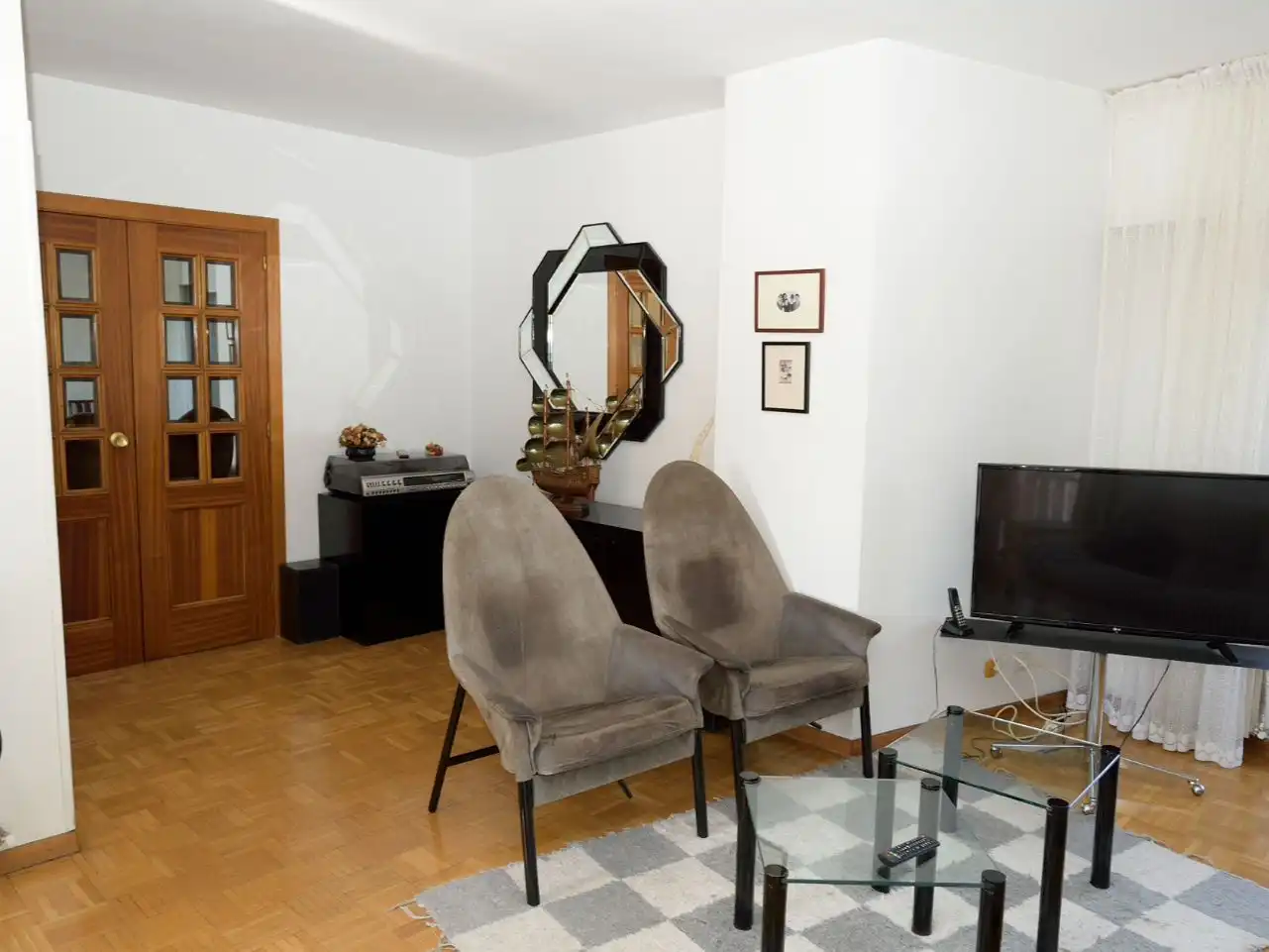 Room in Calle de Santa Cecilia, 10, Lucero