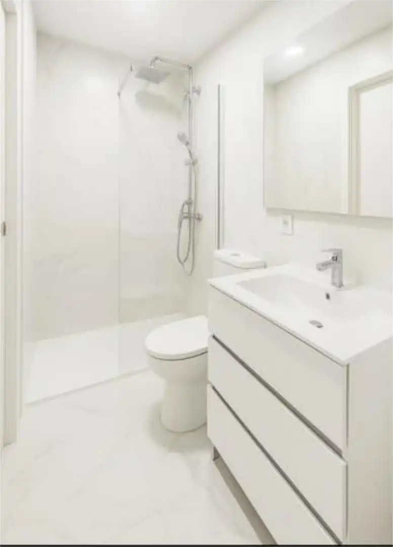 Estudio de alquiler en Humanes de Madrid Baño de Estudio de alquiler en Humanes de Madrid