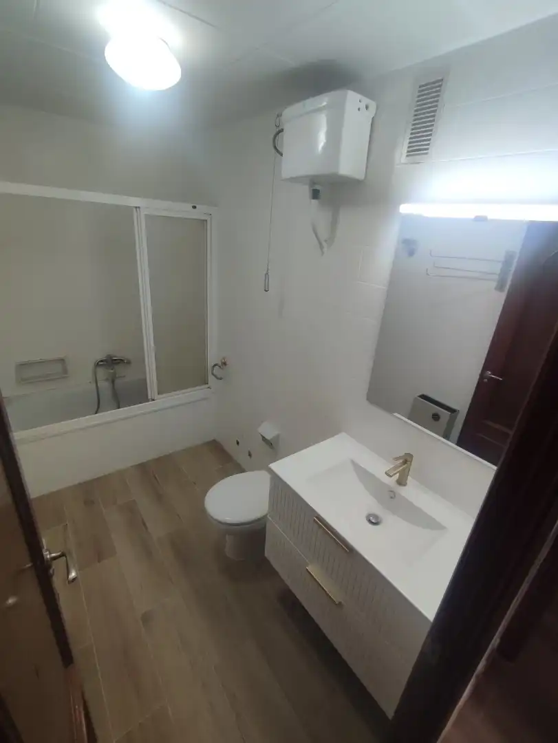Habitació a Carrer d'Urgell, 63, Balaguer Habitació a Carrer d'Urgell, 63, Balaguer