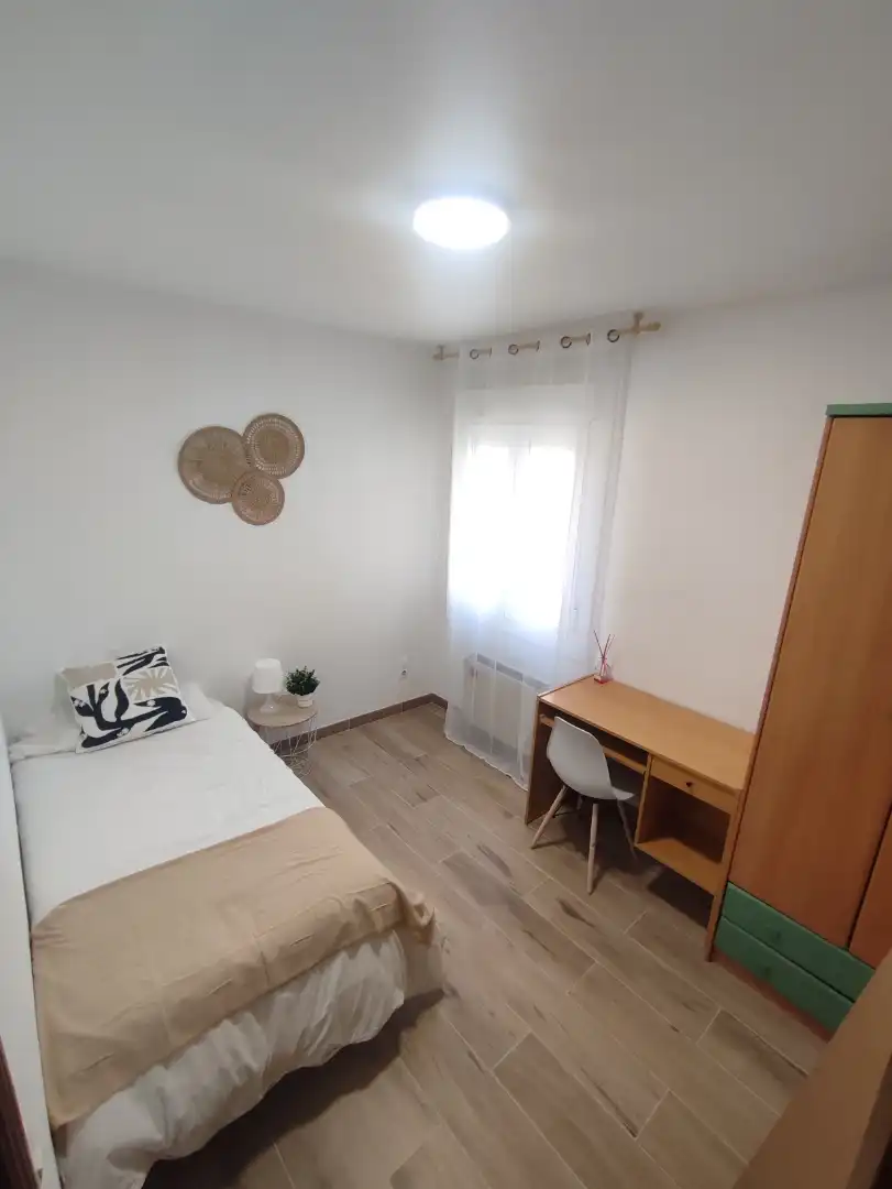 Habitació a Carrer d'Urgell, 63, Balaguer Habitació a Carrer d'Urgell, 63, Balaguer