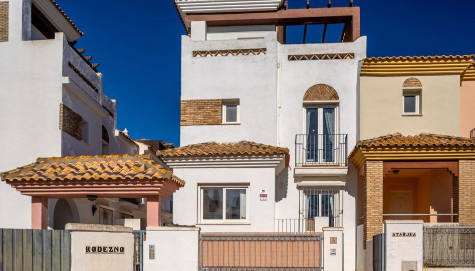 Casa adosada en venda a Calle Atarjea, 3, Zahara Pueblo, Zahara de los Atunes - imatge 1 Foto 1 de Casa adosada en venda a Calle Atarjea, 3, Zahara Pueblo, Zahara de los Atunes
